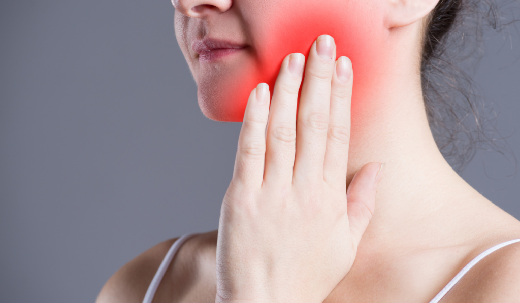 Emergency dentist providing immediate pain relief at City Dental on Bay Toronto clinic